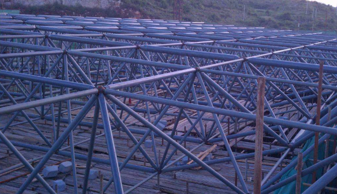 湖南概述网架加工公司对网架保温隔热的办法